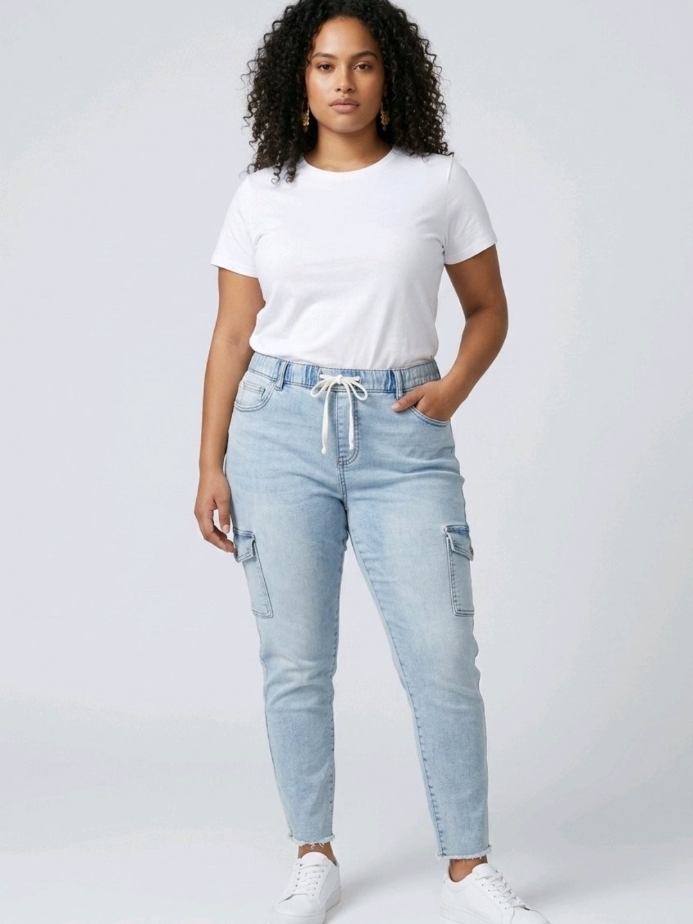 GUESS Women’s Light Wash Denim Cargo Jogger Jeans Raw Hem Size XL